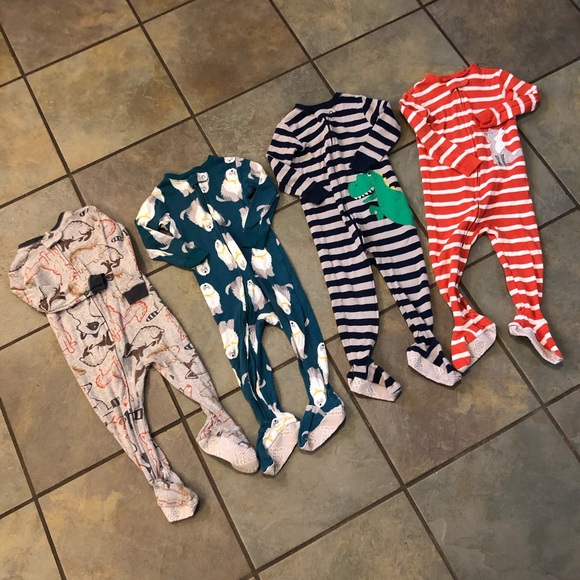 Carter's Other - Footed sleeper carters size 18 months